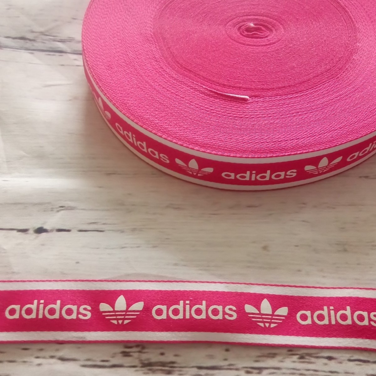 Лента декоративная Adidas на розовом 25мм